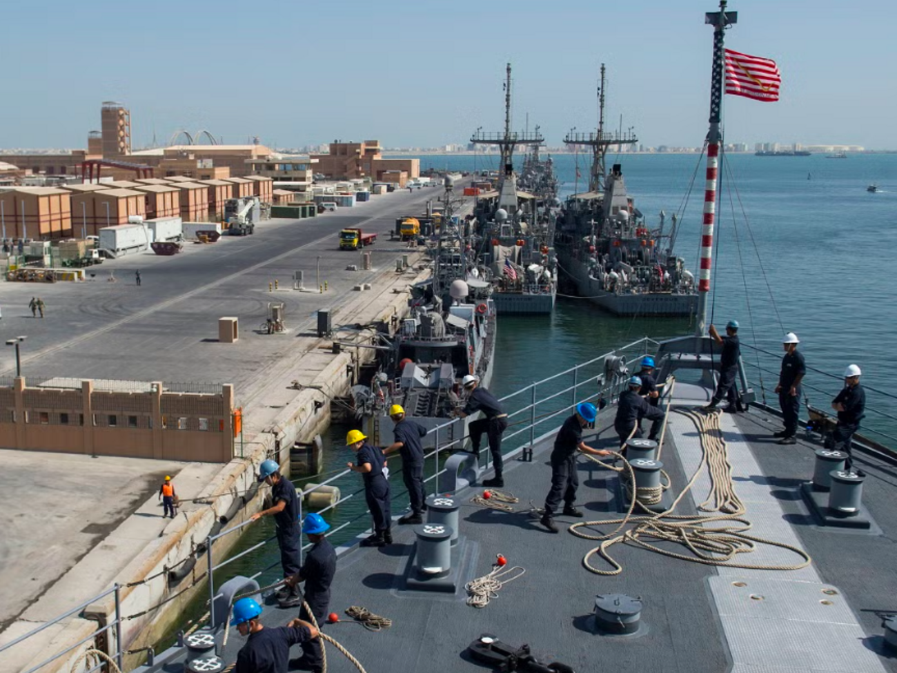 Под ударами были базы американских ВВС в Бахрейне, утверждают СМИ