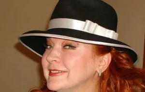 В 2023 году Сандулеса тайно вышла замуж