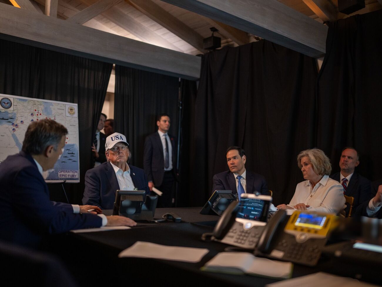 Трамп считает правдивой информацию о гибели Хаменеи