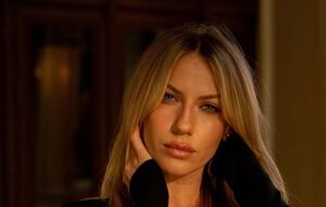 У мережі збереглися відео, на яких зафіксовано перші публічні виступи Нікітюк