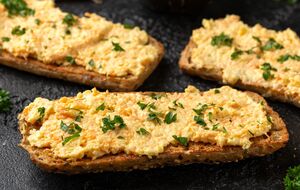 Для намазки понадобится одна морковь