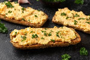 Для намазки понадобится одна морковь