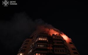 РФ обстреляла в Киеве жилые дома, горел детский сад, есть раненые. Фото, видео