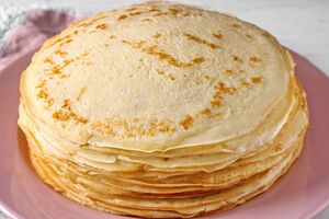 Блины нужно жарить на хорошо разогретой сковороде