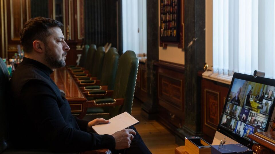 Зеленский провел селектор по ситуации в регионах после атаки России