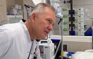 22-летний шахтер Дмитрий вытаскивал из охваченного огнем автобуса друзей. Но следующий взрыв выключил свет