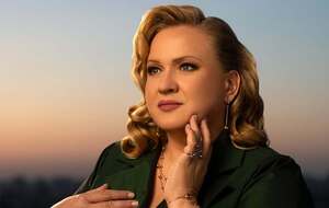 Жураківська: Він виходив із мого кабінету і мені погрожував