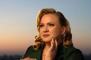 Жураковская: Он выходил из моего кабинета и мне угрожал