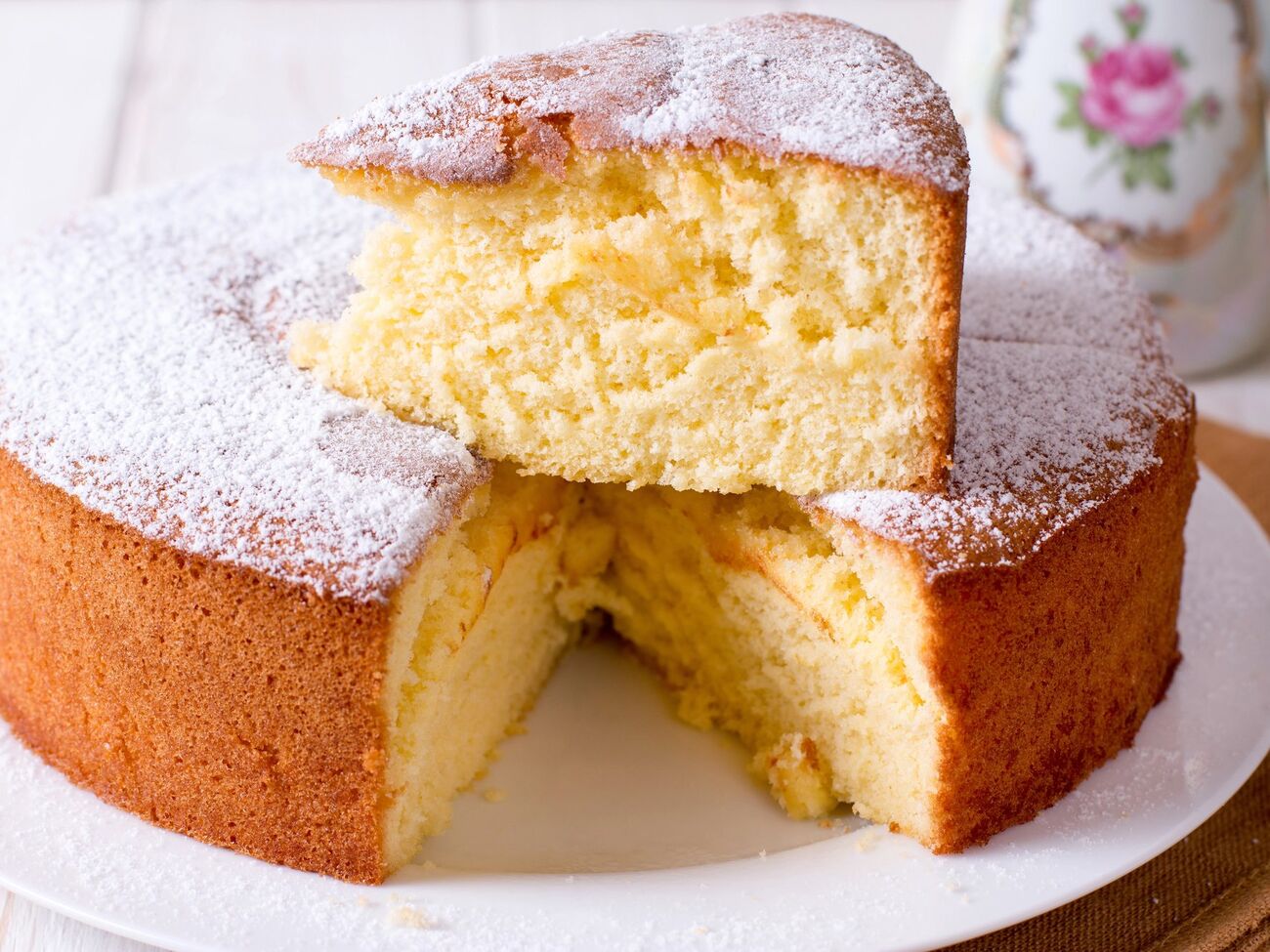 Для тіста знадобиться п'ять яєць