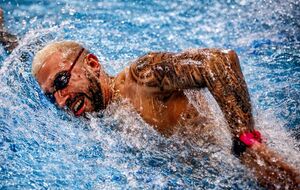 Рекордсменом стала команда любителей LevelUp, проплывшая в бассейне 86,6 км