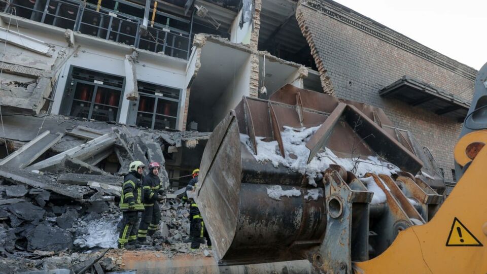 Шмыгаль назвал атаку на Дарницкую ТЭЦ военным преступлением России