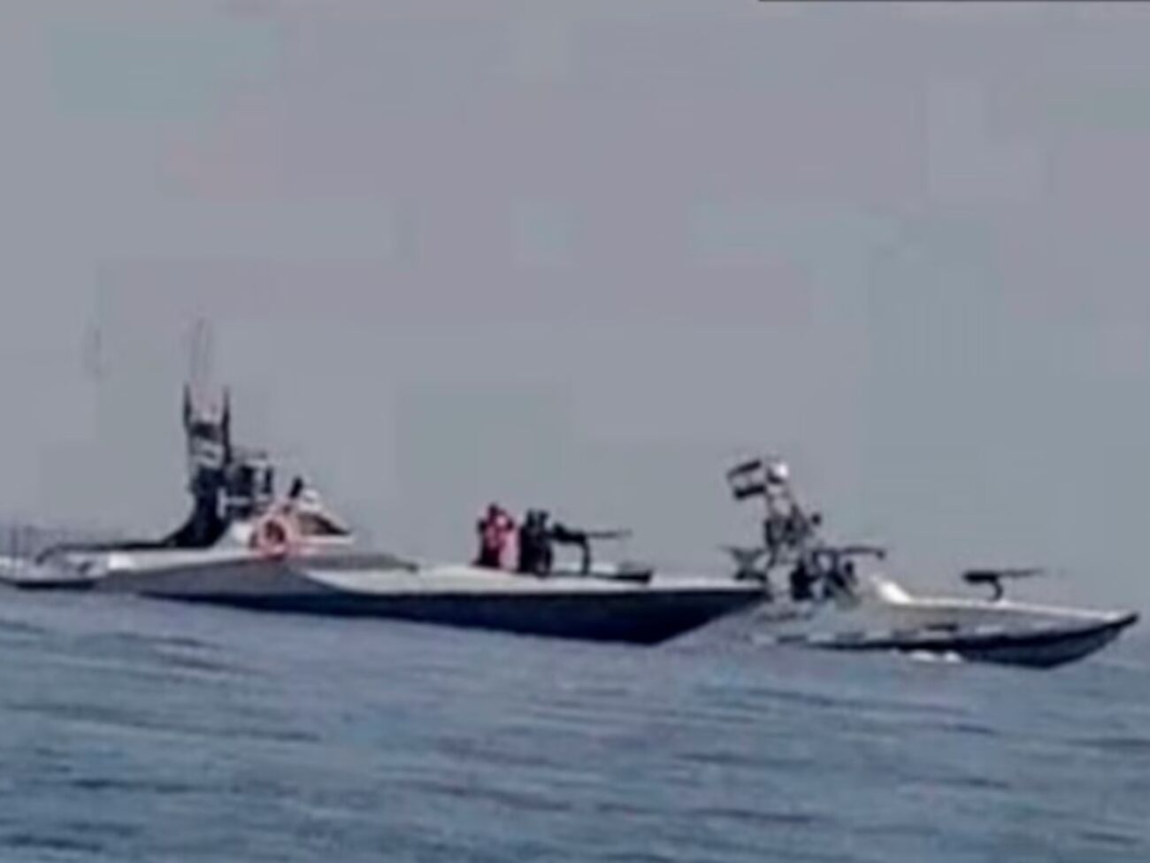 Два иранских катера и БПЛА Mohajer 3 февраля приблизились к американскому танкеру в Ормузском проливе