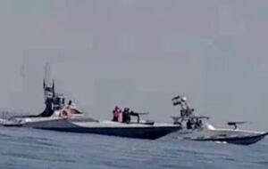 Два иранских катера и БПЛА Mohajer 3 февраля приблизились к американскому танкеру в Ормузском проливе