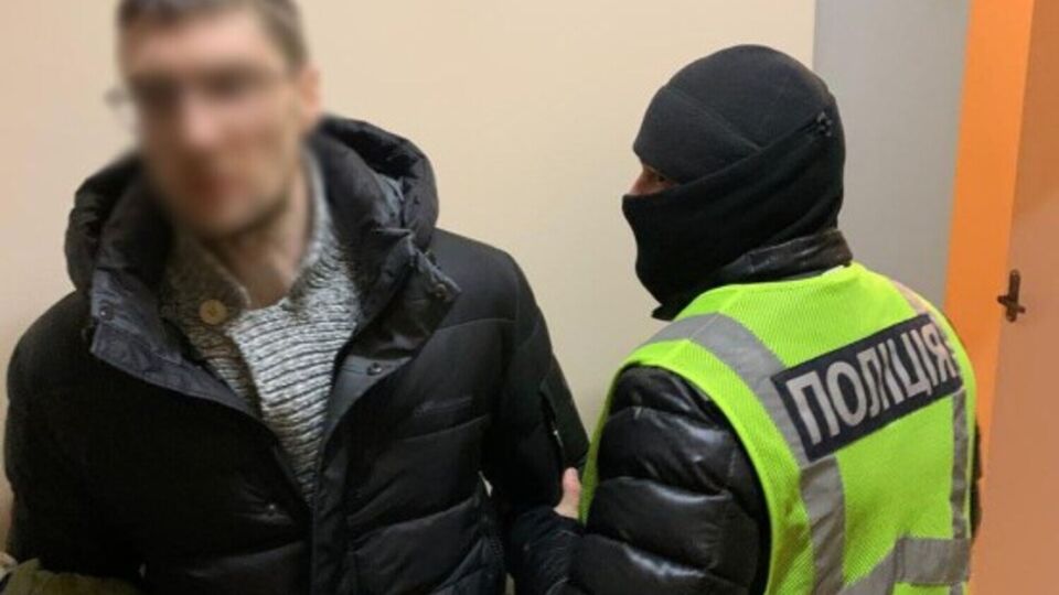 Поліція: Автомобіль підозрюваного було припарковано з порушенням ПДР на одній із центральних вулиць Печерського району