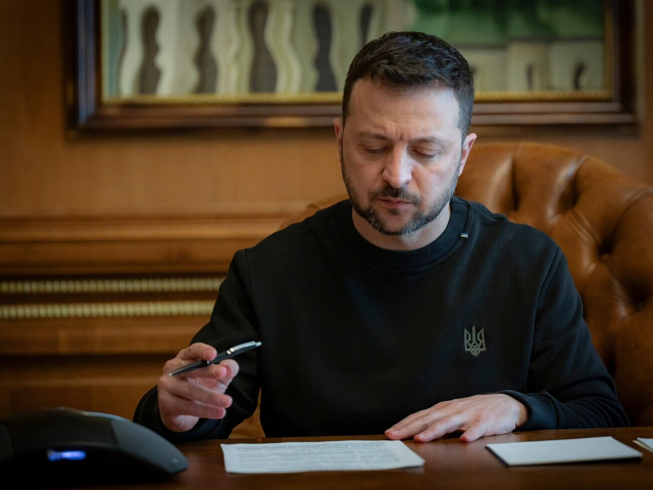 Президенту довіряє більше ніж половина опитаних