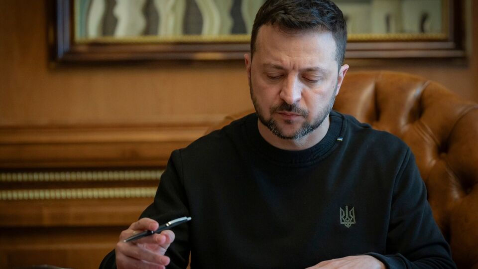 Президенту довіряє більше ніж половина опитаних