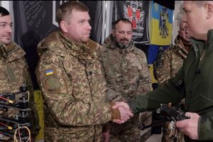 "Украинская команда" передала дроны батальону "Свобода"