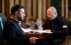 В Киеве более 1,1 тыс. многоквартирных домов до сих пор без тепла, заявил Зеленский