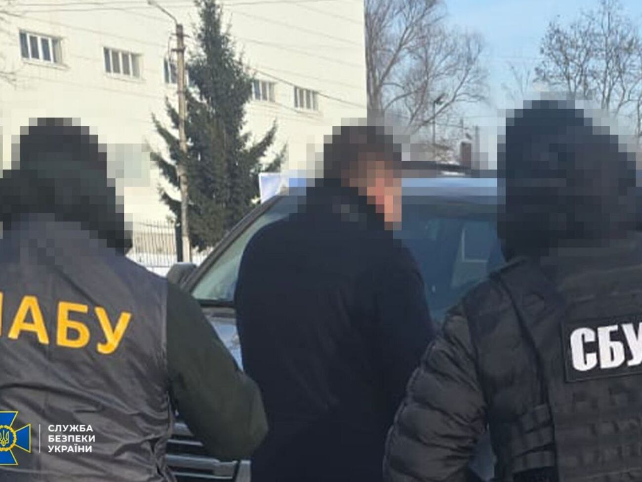 По данным правоохранителей, нардеп использовал земли НААН для выращивания и нелегальной продажи зерна