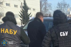 За даними правоохоронців, нардеп використовував землі НААН для вирощування й нелегального продажу зерна