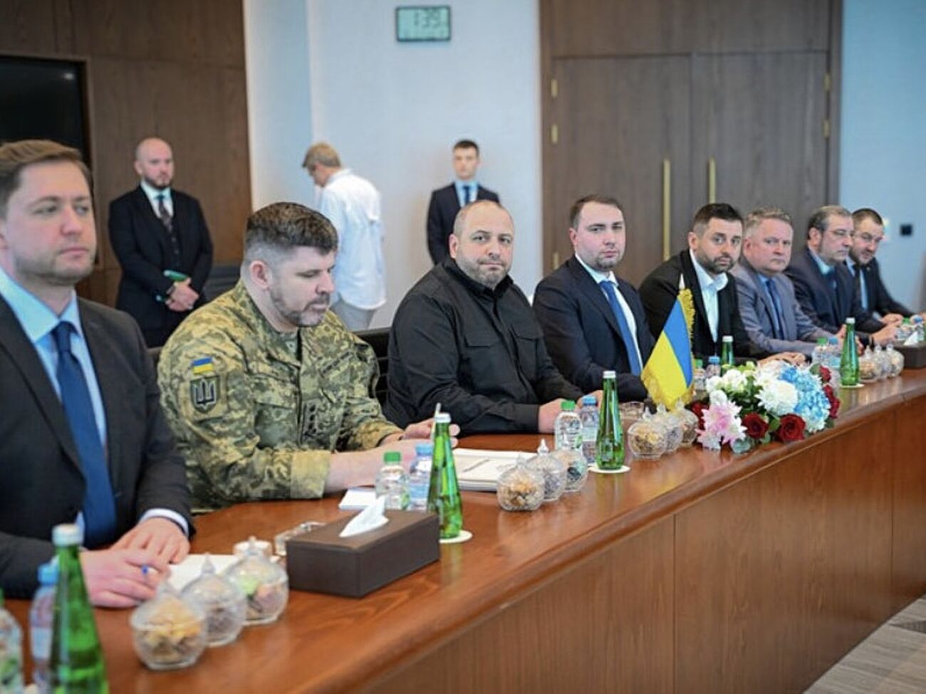 В МИД ОАЭ подчеркнули важность создания благоприятных условий для конструктивного диалога