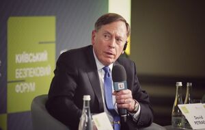 У зустрічі візьме участь ексдиректор ЦРУ Девід Петреус