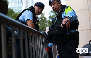 Китайські поліцейські затримали Лю Ху під час його поїздки до вокзалу. Того самого дня затримали й Ву Їнцзяо