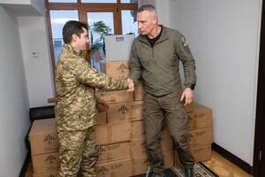 Кличко передал ВСУ зарядные станции, закупленные меценатами