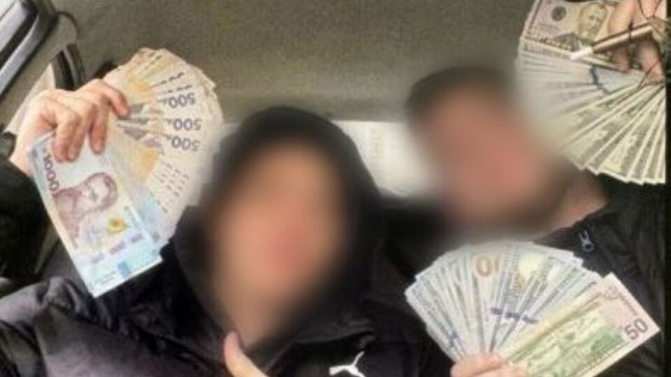 Правоохоронці провели понад 30 обшуків у фігурантів