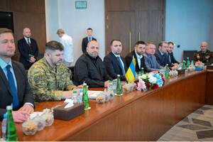 Умєров заявив, що переговори тривають у тих самих форматах, що й учора, 4 лютого