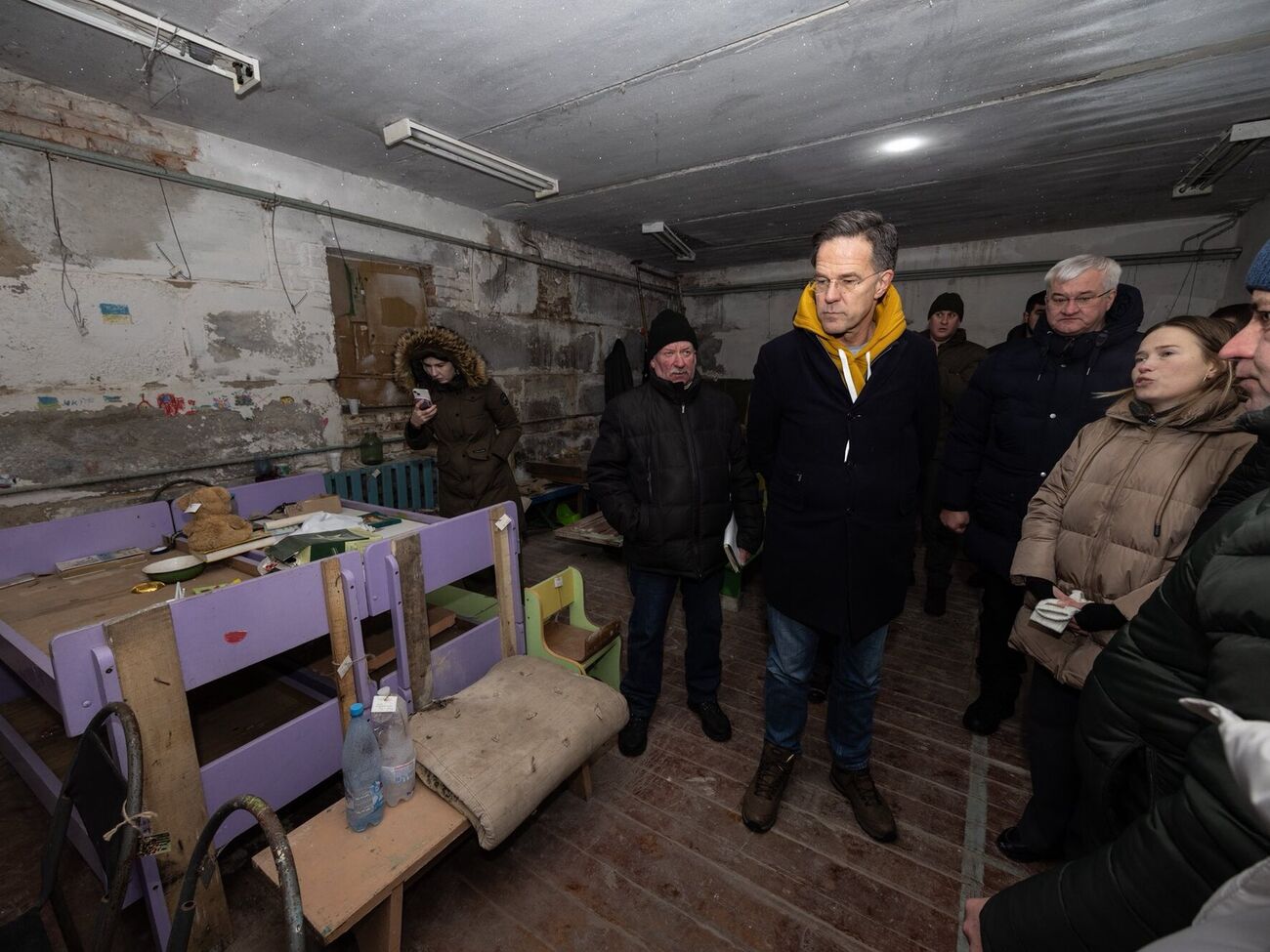 Генсек побачив підвал у Ягідному, де окупанти тримали людей у полоні