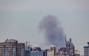 Украинские компании ищут способы помочь работникам при отключении электроэнергии из-за обстрелов РФ