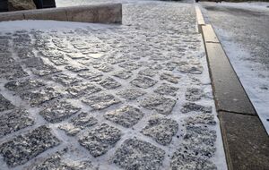 Лед можно растопить простым самодельным раствором