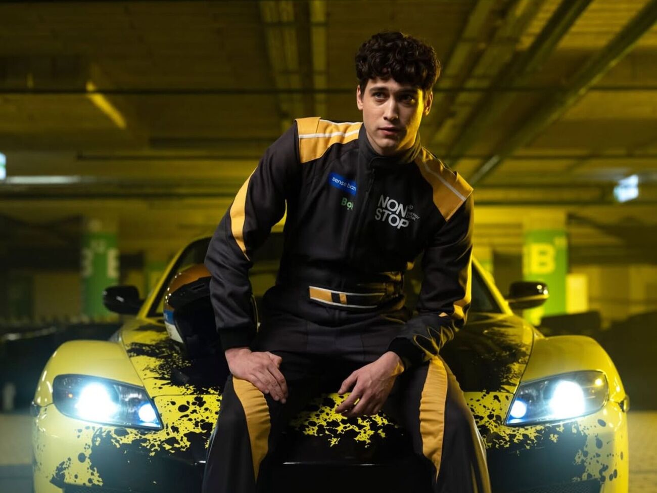 "На драйве" – это украинский экшн о нелегальных гонках, снятый в реальных локациях Харькова