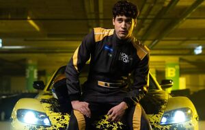 "На драйве" – это украинский экшн о нелегальных гонках, снятый в реальных локациях Харькова