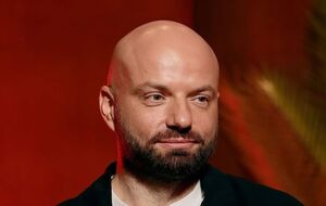 Демин тщательно следит за своей внешностью