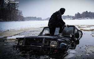 Другого чоловіка в салоні автомобіля, який затонув, не виявили, розповіли в ГУ ДСНС в Київській області