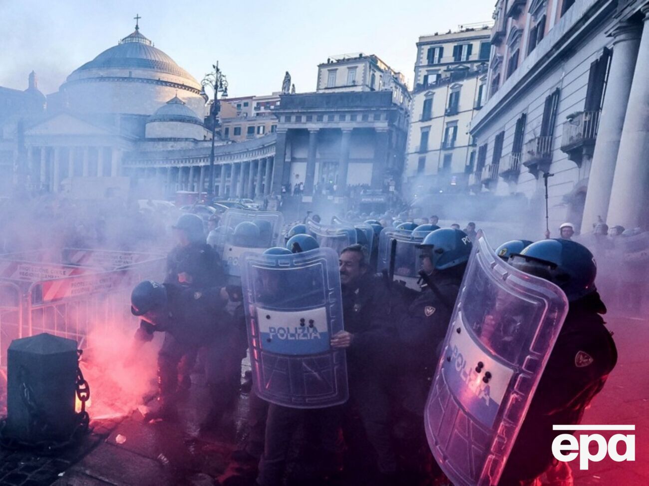 За словами глави МВС, реформи спрямовані на боротьбу зі зростанням "організованої агресії" під час політичних протестів
