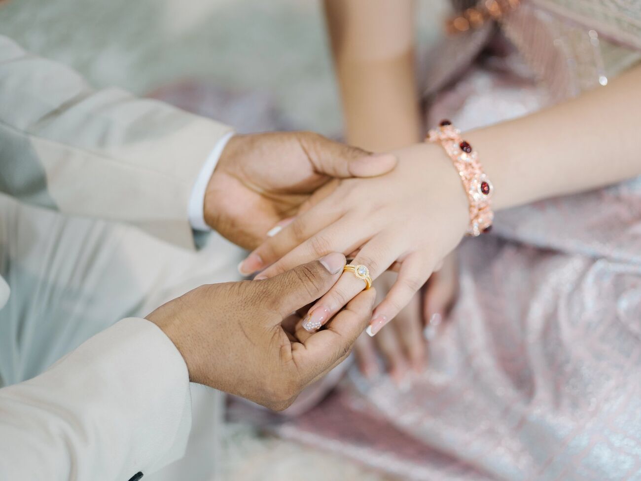 Психологи вважають, що ініціатива дозволити шлюб із 14 років є ризиковою й психологічно необґрунтованою