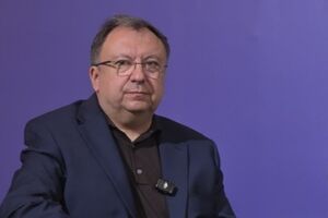 "Оптимистический сценарий – это достижение перемирия весной". Не думаю, что такая вероятность выше 25%