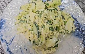 Для соуса понадобятся сметана и горчица