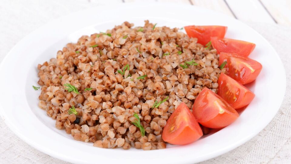 Гречку за цим рецептом готують разом із фаршем та овочами