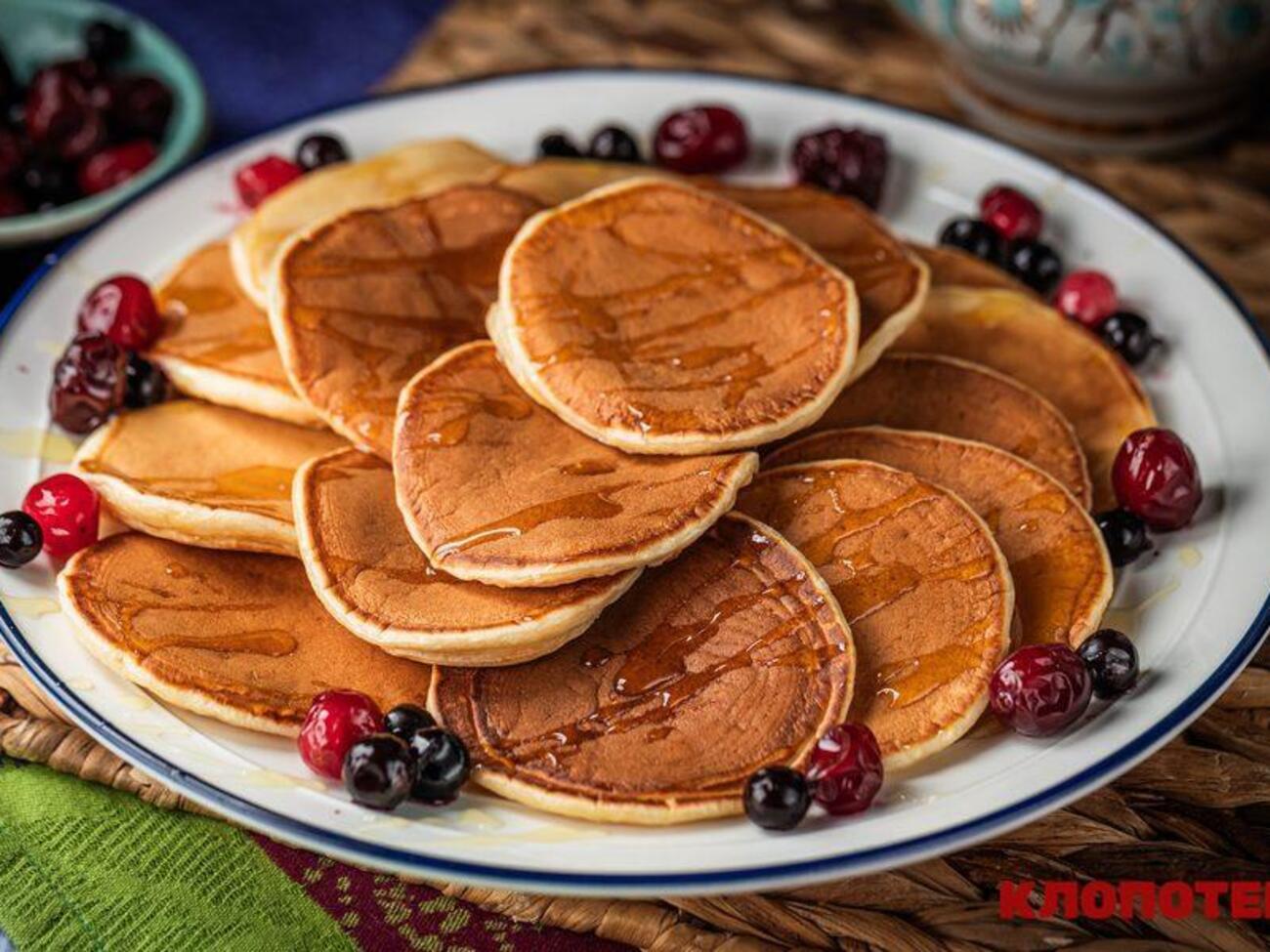 Панкейки подают горячими