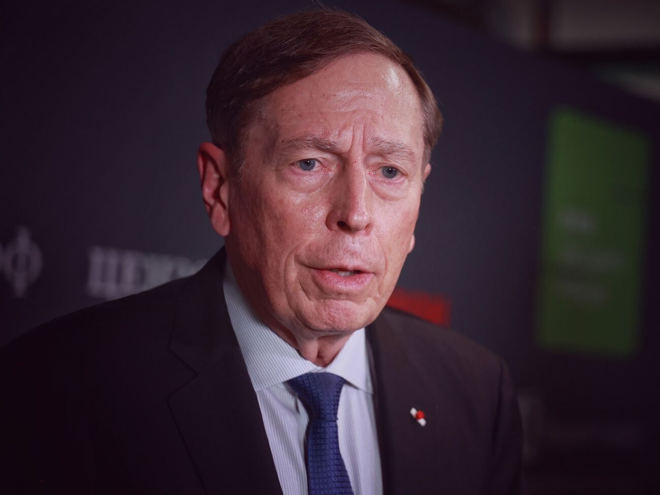 6 лютого генерал Девід Петреус узяв участь у спеціальній сесії КБФ "12 років війни. Що далі?"