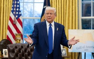 В Белом доме сообщили СМИ, что Трамп (на фото) якобы не знал о видео с супругами Обама в виде обезьян