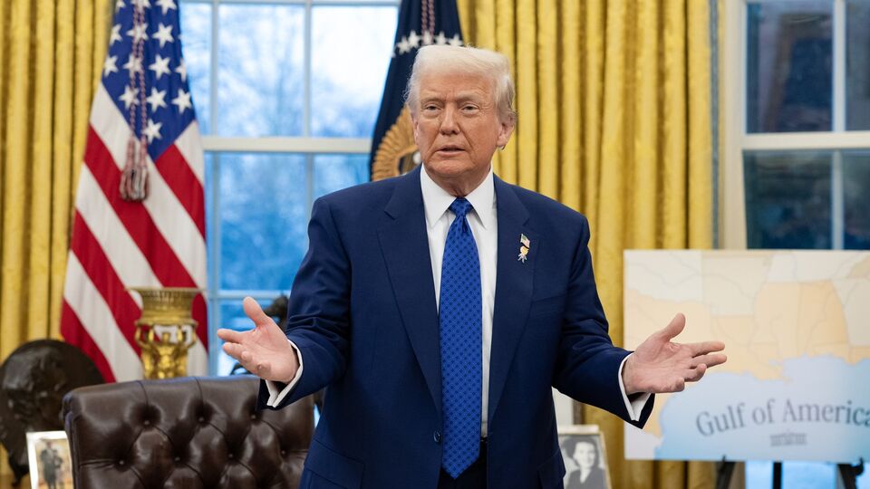 В Белом доме сообщили СМИ, что Трамп (на фото) якобы не знал о видео с супругами Обама в виде обезьян