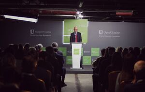 Арсеній Яценюк відкрив спеціальну сесію КБФ "12 років війни. Що далі?"