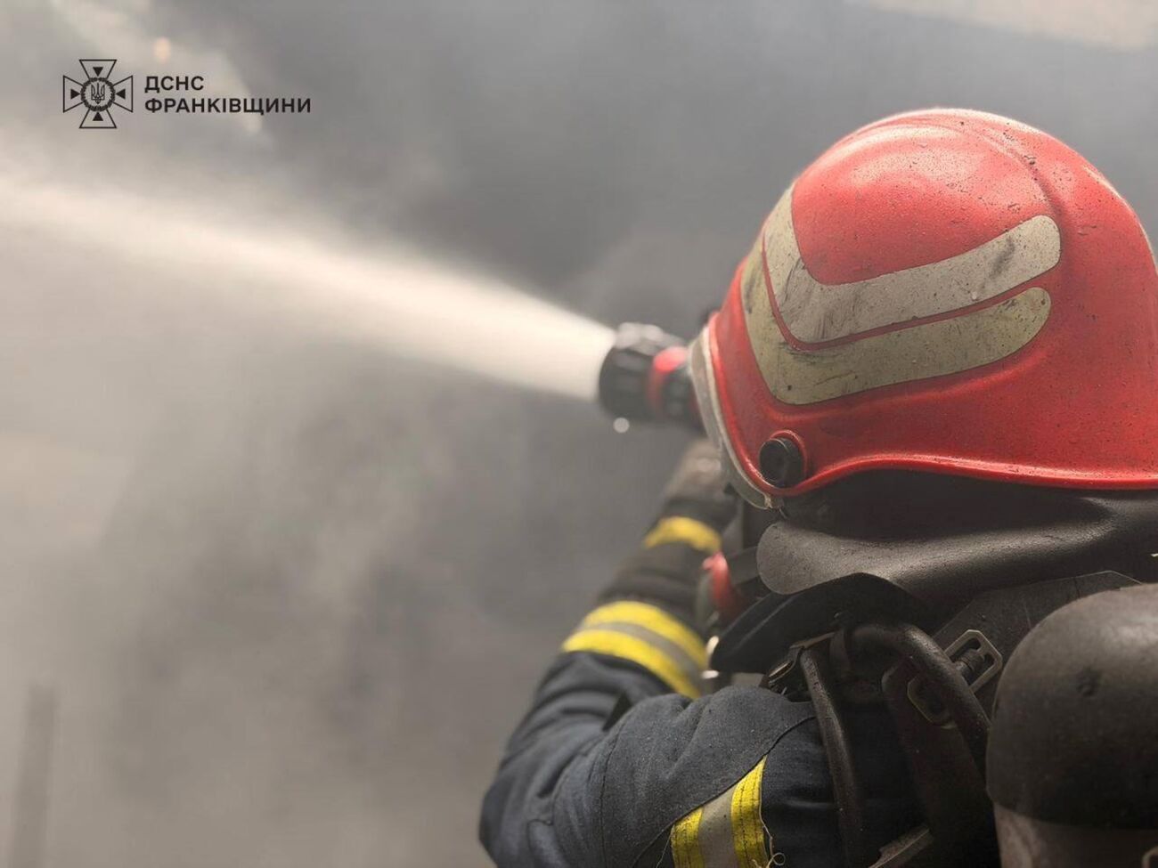 За словами Марцінківа, після атаки місто працює на генераторах і раніше встановлених когенераційних установках