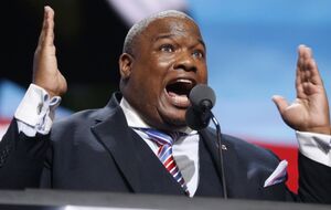 По словам Бернса, Трамп осознает "болезненную и расистскую историю США"