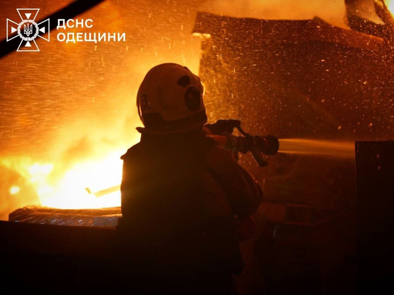 Через атаку РФ пошкоджень зазнав промисловий об'єкт в Одесі